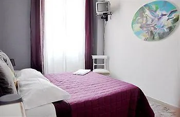 Ay Bed and breakfast