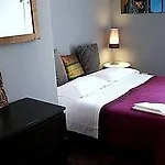 Bed & Breakfast Ay *